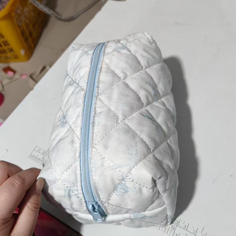 Ordinary embroidered floral bag